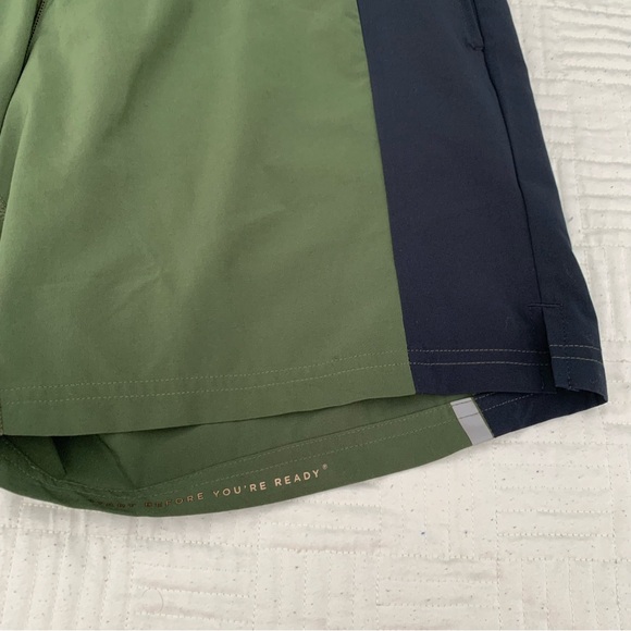 Fourlaps Men's Green and Black Athletic Shorts Size Medium - Picture 2 of 7